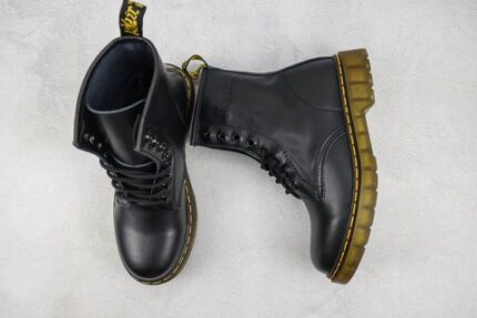 Eight-hole Martin boots Dr.martens Dr. Martens series Company specifications