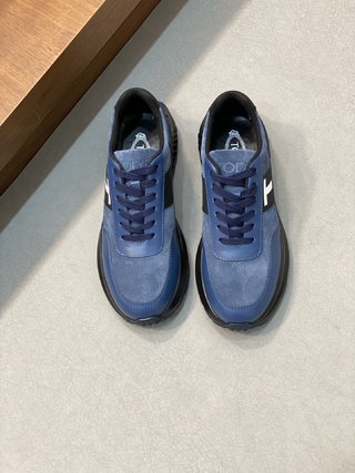 T’s new men’s casual shoes